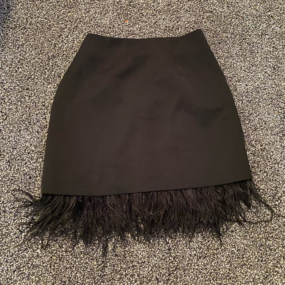 Nice peacock feather mini skirt. Size xs